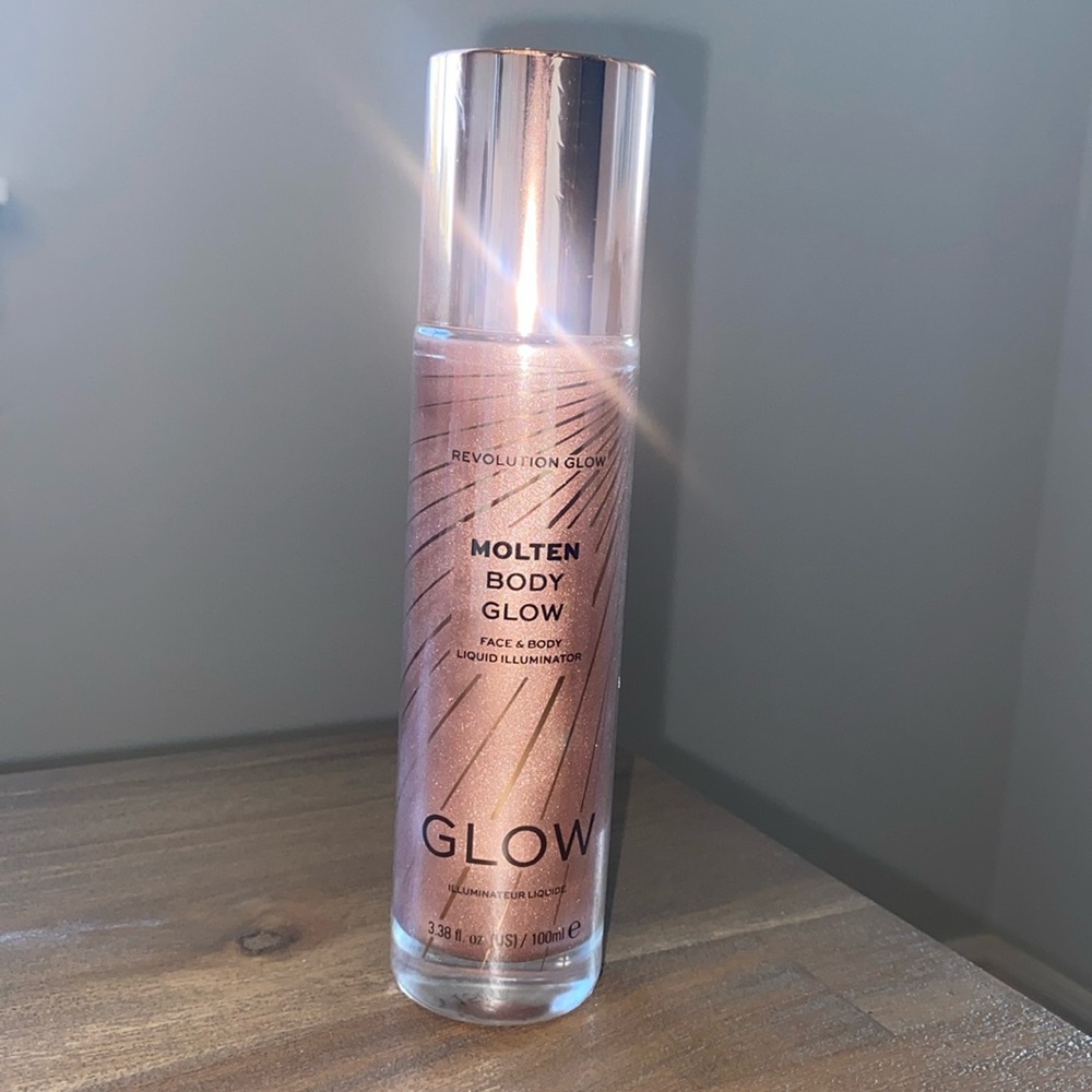 Revolution Glow Rose Gold Molten Body Glow, Face & Body Illuminator, New,Sealed
